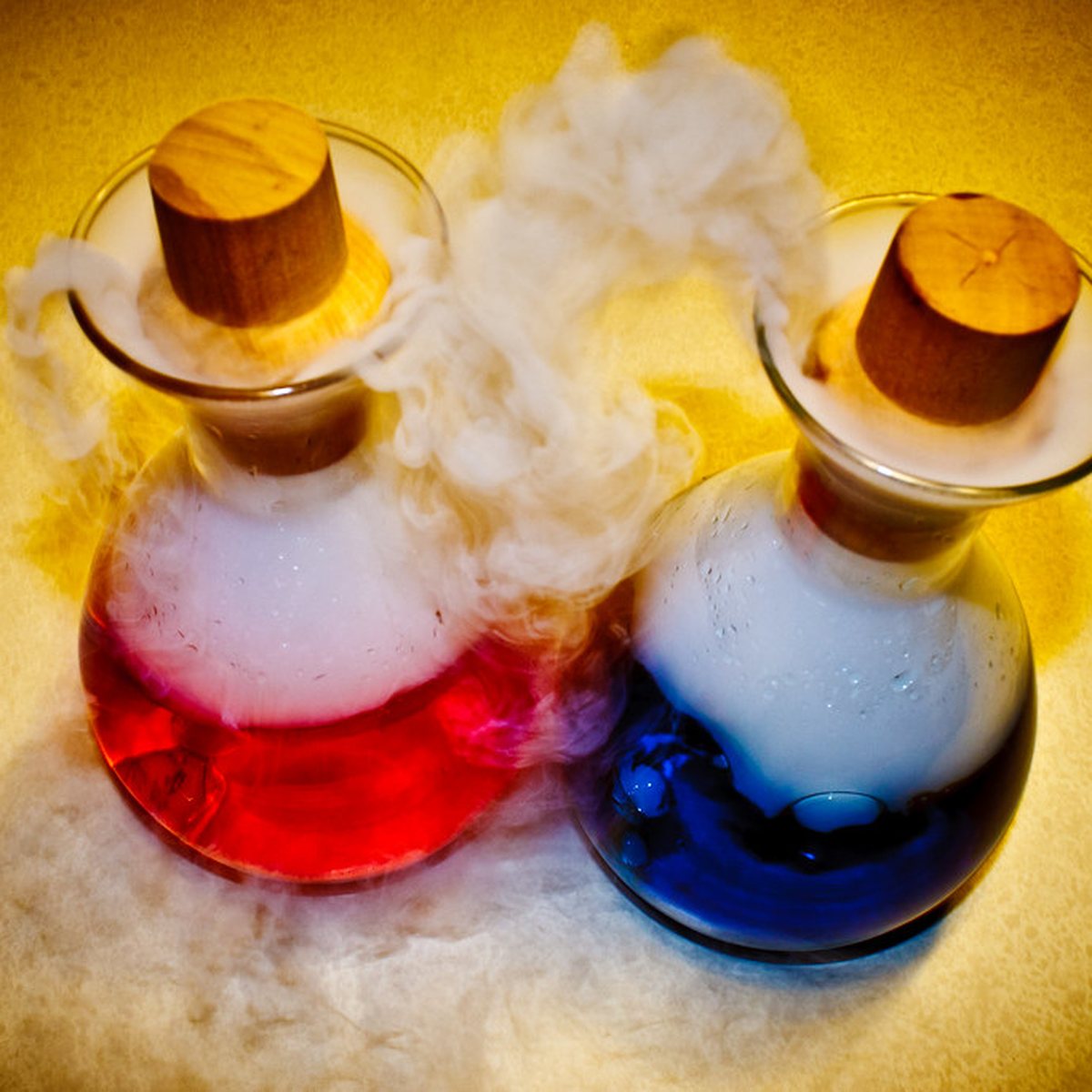 Flacon de Sous les Tilleuls 3, parfum boisé, photographié sur fond neutre